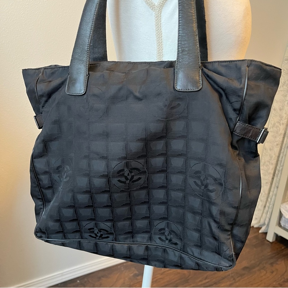 CHANEL Nylon Travel Shoulder Tote Bag Zip Up Black